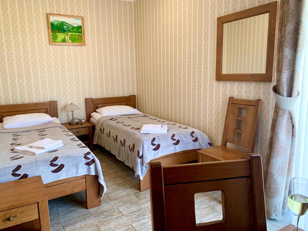 Mini Hotel Solnce Karpat Polyana  Buitenkant foto